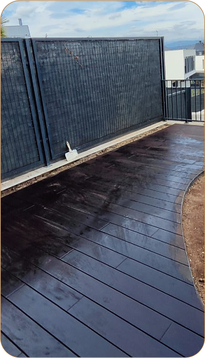DECK (1)